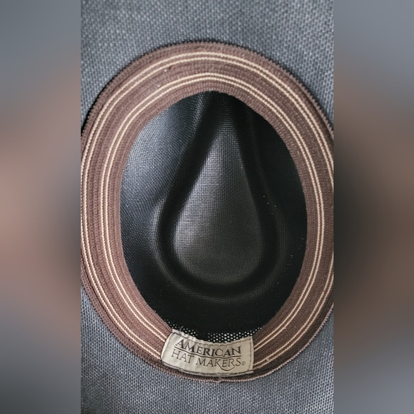 BLACK STRAW HAT with red leather trim - Picture 5 of 7